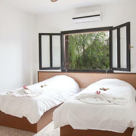 Balci Plaza Hotel And Balci Plaza Guest Bungalows Karpaz Peninsula Selenias Exterior photo